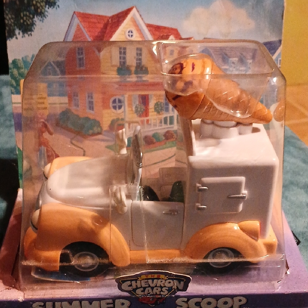 Chevron Cars Summer Scoop Ice Cream Truck - White and Tan